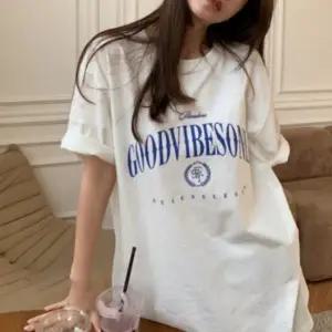 여성 여름 데일리 박시 레터링 오버핏 반팔 티셔츠