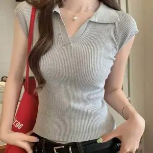 여자 데일리 룩 여름 코디 카라 니트 브이넥 민소매