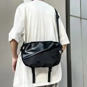 WL 캐주얼 바디 크로스 백 대 학생 데일리 책 가방 블랙