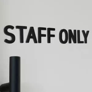 부착식 입체사인 ONLY STAFF 블랙