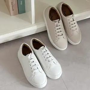 [옷자락]남자 여자 합성피혁 깔끔한 기본 로우탑 스니커즈