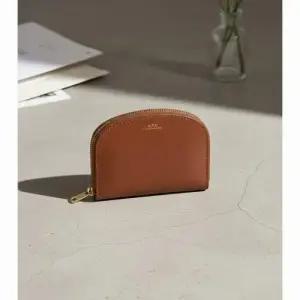 MUST IT_아페쎄 하프문 코인 월렛 PXAWV F63219 CAD 여성 동전지갑 카드지갑