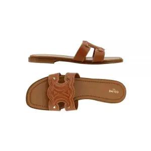 [셀린느] 26SS 트리오페 로고 마리나 뮬 샌들 탄 364783767C 04LU 155020089