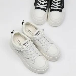 [하프클럽/다잇템]여자 착용감 트렌디 플랫폼 클래식 스니커즈