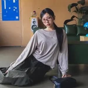 [옷자락]여자 라운드넥 찰랑 무지 오버핏 맨투맨