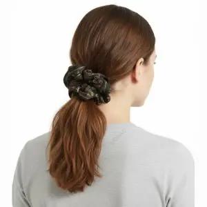 MUST IT_ 페이즐리 실크 트윌 CASSANDRE 스크런치 833283 3Y001 3388)