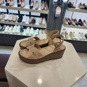 [엘칸토]엘칸토 HC10 여성베이지통굽케주얼샌들 LCWW45U52635 (49062528)