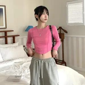 [옷자락]여자 라운드넥 절개 포인트 세미 크롭 슬림티