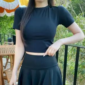 [옷자락]여자 라운드넥 크롭 슬림 베이직 티셔츠