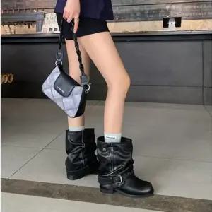 인기상품 봄여자신발 부츠힐 첼시부츠 미들부츠 미들힐 워커 [WFKVEWO_260414]