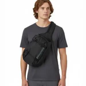 MUST IT_ 26SS Atom Sling 8L 48262-BLK) 아톰 슬링백)