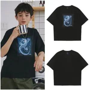 [갤러리아] [블루테일]AAB3TS01BK？？도마뱀 프린팅 반팔 티셔츠