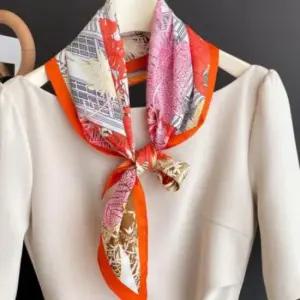 스카프 목도리 여성패션 가을플라워 외출 나들이 일상데일리