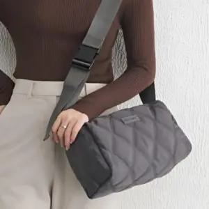 수납가방 심플가방 미니크로스 출퇴근백 2color 데일리백 숄더백