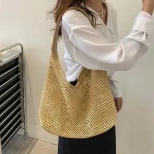 여성 라탄 레더 포인트 데일리 핸드 숄더백