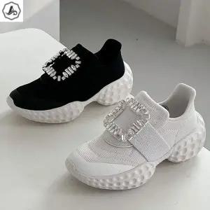 [애슬릿] 통굽 슬립온 큐빅 밴딩 발편한 키높이 가죽 단화 6cm