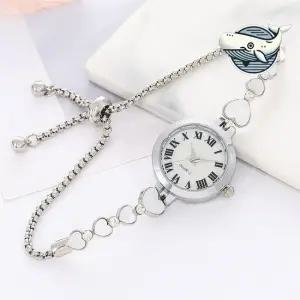 여자용 감각적인 하트 장식 스틸 캐주얼 아날로그시계 여자시계 쥬얼리시계 팔찌시계