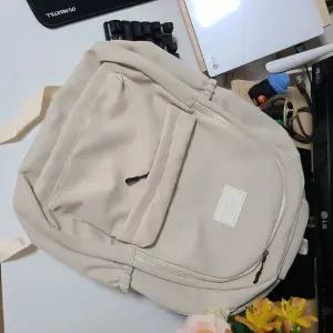 경량 공시생 백팩 심플 기본형 책가방 고등학생 고등학생백팩 캐주얼 학생 대학생