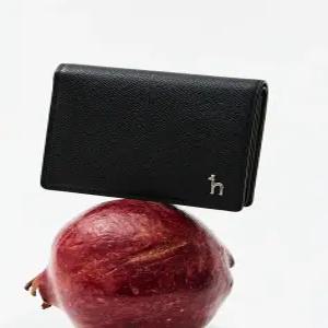 헤지스 액세서리 남성 25SS [스테디셀러] 블랙 단색 소가죽 명함지갑 WUHO5E310BK