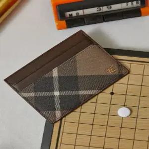 닥스 액세서리 남성 25SS [스테디셀러] 브라운 체크 가죽 카드지갑 WBHO5E805W2