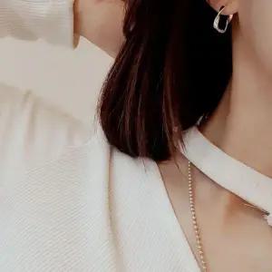 [골드스마일]SE179 여성 유니크 사각 원터치 심플 은귀걸이 실버 이어링 (실버 925)