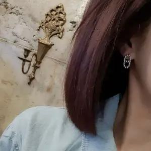 [골드스마일]SE124 여성 심플 콩콩 디자인 실버 이어링 은귀걸이 (실버 925)