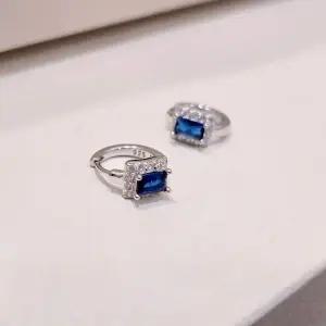 [골드스마일]S771 여성 사파이어 포인트 원터치 시크한 귀걸이 데일리 은귀걸이