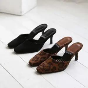 학교 여성 스웨이드 블랙 호피 미들 굽 뮬 블로퍼