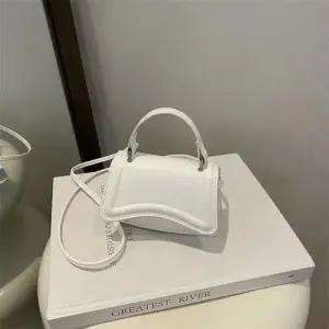 여성용 가을 크로스백 슬림핏 트렌드백 패피3