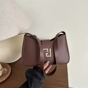 여친 슬림핏 크로스백 숄더백 프린지 패피5