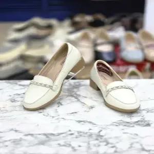 허시파피 여성 3cm 경량 큐빅 스트랩 세미캐주얼 단화 로퍼3F26405