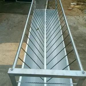 축사 사료통 염소 송아지 돼지 양 스테인리스 급식기 목장용 먹이