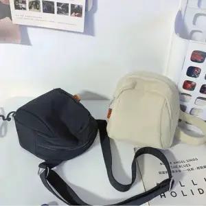 모던 빈티지 귀여운 크로스백 남여공용 모양 둥근 여학생가방 남학생가방 데일리크로스백