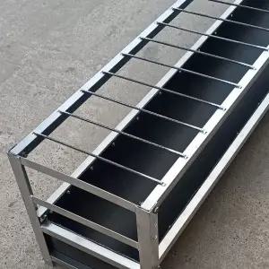 염소먹이통 여물통 사료통 건초 소 목장 배식통 급식기 먹이통 급여기 가축 돈사 먹이 양면