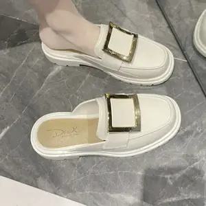 스퀘어 장식 여성용 외출슬리퍼 플랫 뮬 블로퍼 가정용실내화 스니커즈블로퍼