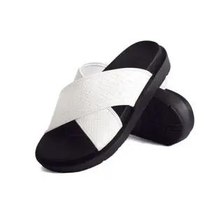 엑스 스트랩 남성 슬리퍼 화이트 블랙 패션슬리퍼 삼선슬리퍼 뮬운동화 물놀이신발