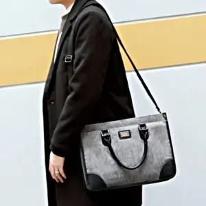 넉넉한 수납공간 회의용 직장인 오피스 서류 가방 천크로스백 여자크로스백