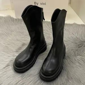여성 레더 종아리 미들부츠 뒷지퍼 가을부츠 여자부츠 여자신발 여자부츠 미들부츠