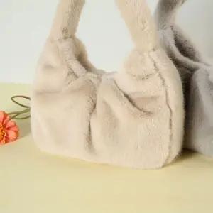엠티 22926 인조퍼 여성 토트백 여성토트백 페이크퍼백 인조털백 귀여운털가방 겨울토트백