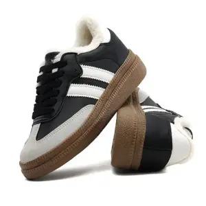 여자 방한 스니커즈 털신발 데일리 인기 슈즈 운동화 여자스니커즈 신상운동화