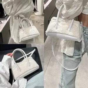 퍼스노우투웨이백 크로스가방 여성 겨울 양털 무지 투웨이백 투웨이가방 뽀글이가방