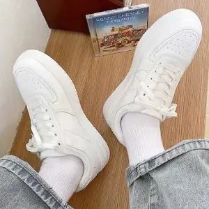 여자 화이트 스니커즈 캐주얼 운동화 단화 데일리슈즈 여성운동화 여자스니커즈