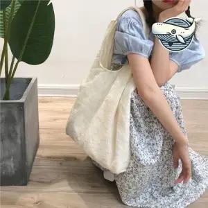 꽃자수 패브릭 숄더백 세련된 디자인 일상용 캔버스백 봄가방 꽃무늬가방 자수가방