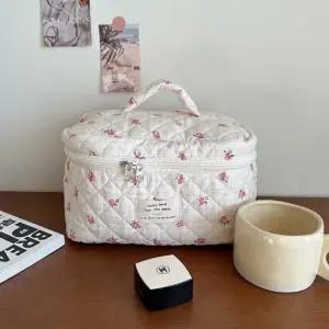 여행 트레블 백 대용량 사각 손잡이 파우치 메이크업 다용도파우치 트레블케이스트래블백