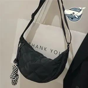 데일리 반달 퀼팅 가방 여성 캐주얼 크로스 백 숄더크로스백 숄더크로스가방
