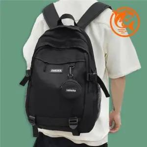 학생 필수 아이템 심플한 블랙 백팩 가볍고 넉넉한 수납공간