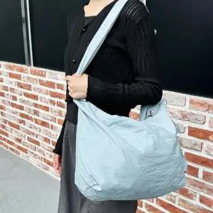 가벼운 바스락 숄더백 여성 크로스 나일론숄더백