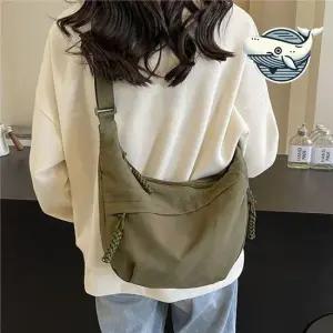 편안한 일상용 크로스백 여성 여행용 반달형 핸드폰가방 여행용크로스백 휴대폰가방