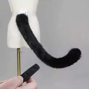 전동 원격조종 흔들리는 고양이 꼬리 모피 충전식