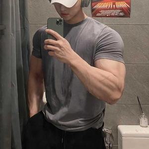 여름 역삼각형 머슬핏 패션 남자 헬스 웨어 반팔티